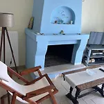 شقة Nies Sourpi