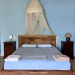 Apartment Nies Sourpi