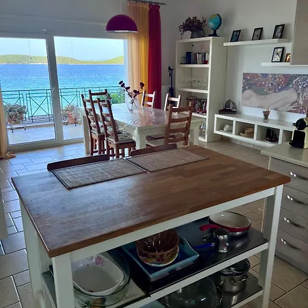 Nies Apartament Sourpi